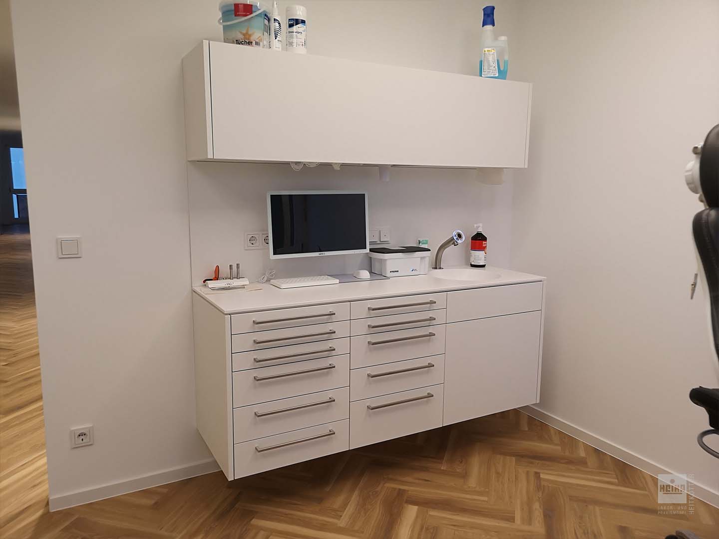 Möbel für Behandlungsräume 07