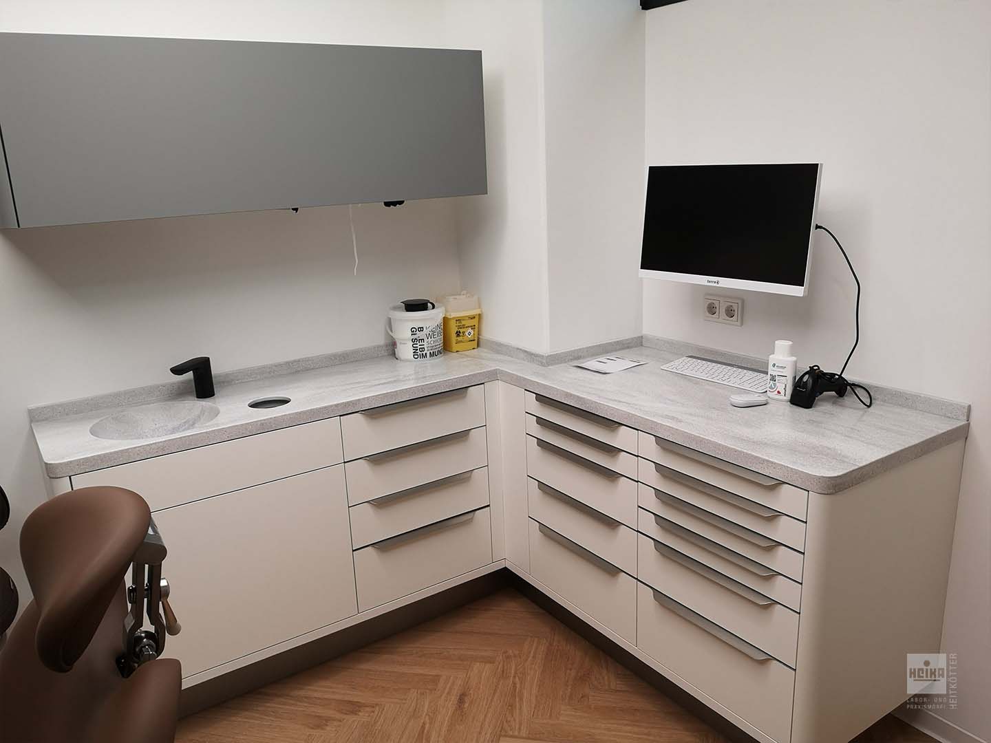 Möbel für Behandlungsräume 10