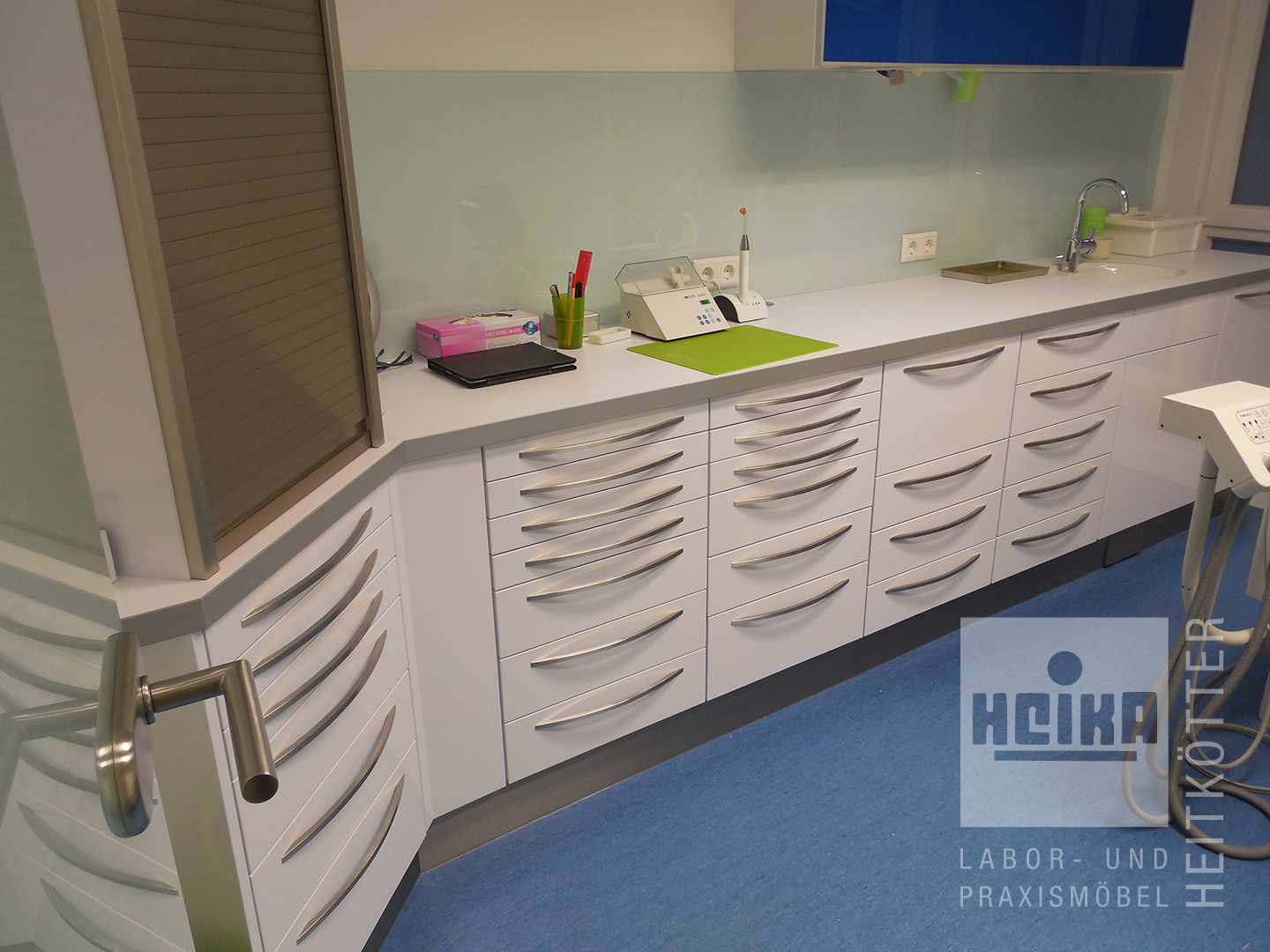 Möbel für Behandlungsräume 33