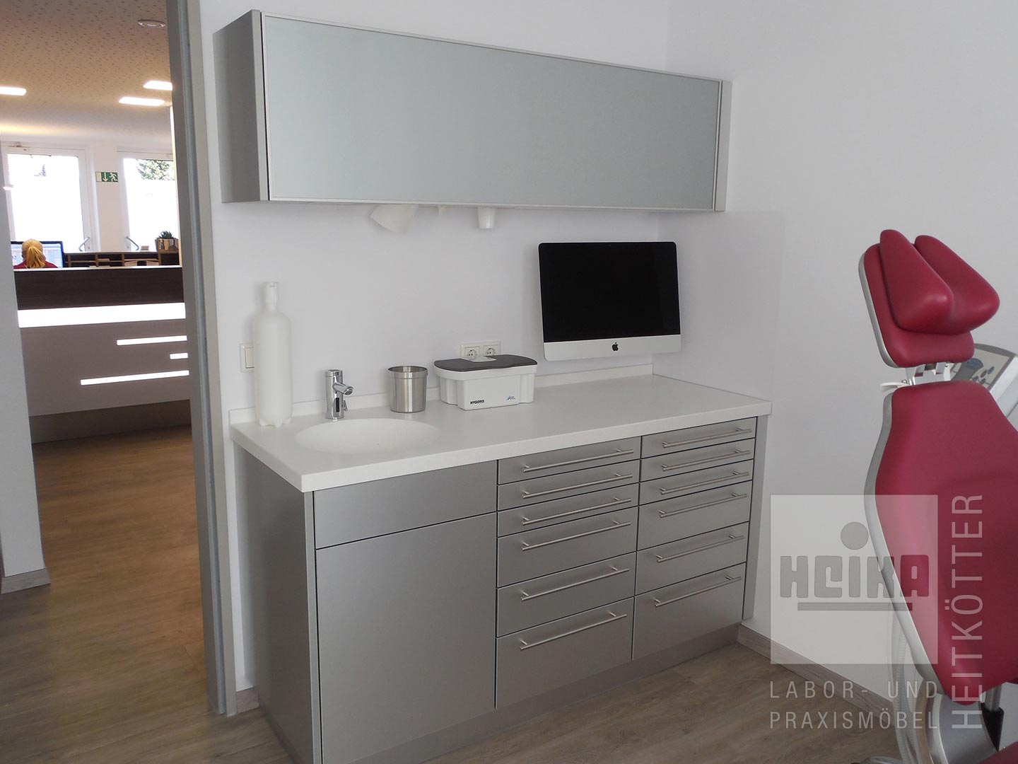 Möbel für Behandlungsräume 40